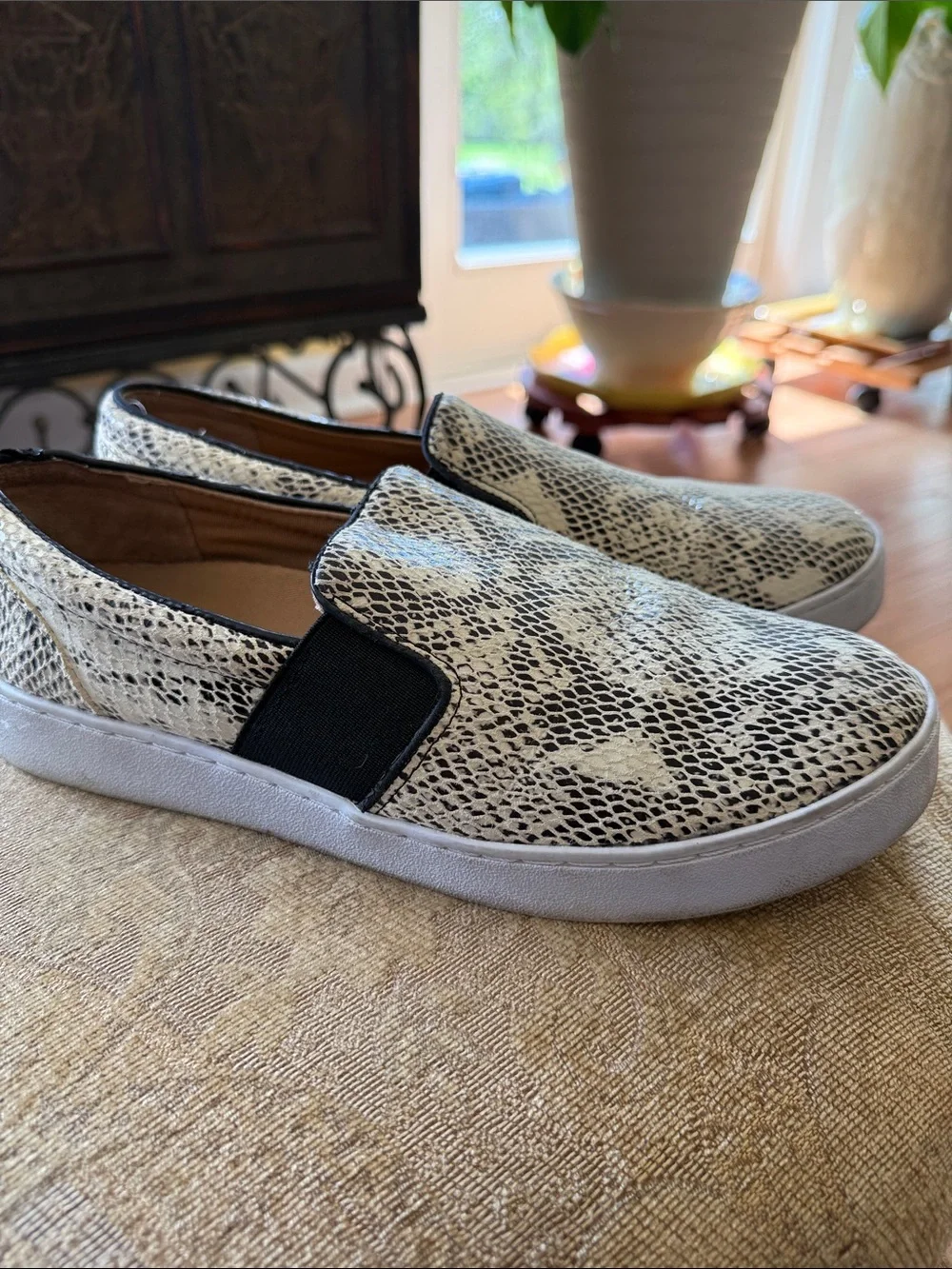 Vionic comfortable upper branded